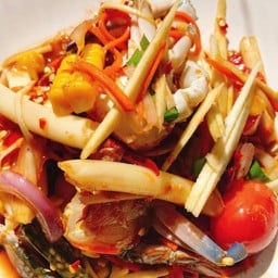 ยำมะม่วงปูม้าไหลบัวข้าวโพด