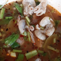 ต้มแซ่บใส้ตัน (หมู)