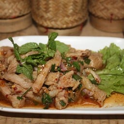 น้ำตกคอหมู