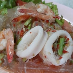 ยำวุ้นเส้นทะเล