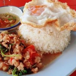 ข้าวกระเพราหมูสับ + ไข่ดาว