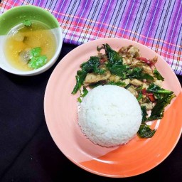ไก่ทอดฟิวชั่น-ครัวแม่กัญ