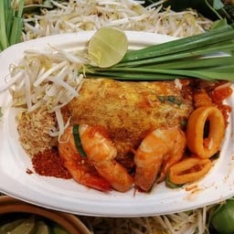 ผัดไทมโนราห์  อร่อยครบเครื่อง