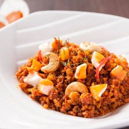 ปลาดุกฟูผัดพริกขิงไข่เค็ม