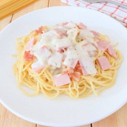 สปาเก็ตตี้คาโบนาร่าแฮม