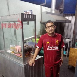 พี่นนท์ อาหารตามสั่ง