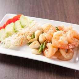 กุ้งผัดพริกขี้หนูสวน