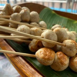 ลูกชิ้นสามบาทตลาดน้ำบางน้ำผึ้ง