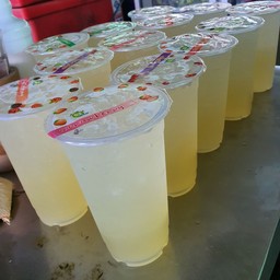 น้ำมะนาว ร็อคเคอชี่