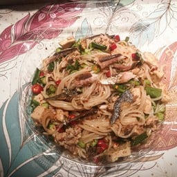 ยำขนมจีน ครัวหญิงแย้ม