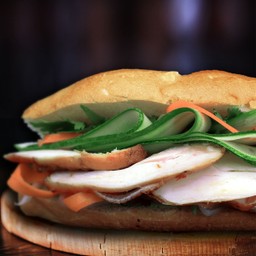 บั๋นหมี่ ปาเต๊ะ ไก่ตุ๋นตะไคร้เวียดนาม l Banh Mi Pate Vietnamese Lemongrass Braised Chicken