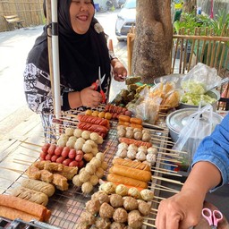 ลูกชิ้นย่างนิเมาะห์&กุยช่าย (ฮาล้าล)