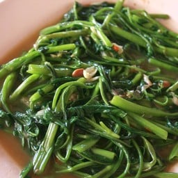 ผัดผักบุ้งไฟแดง