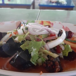 ยำไข่เยี่ยวม้า