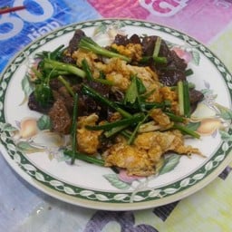 เห็ดหูหนูผัดไข่