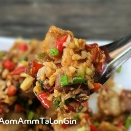 หมูกรอบผัดพริกเกลือ