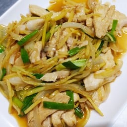 ไก่ผัดขิง