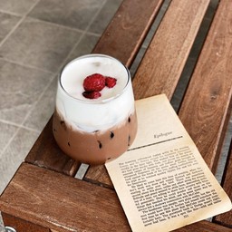 ช็อคโกแลตเย็นรส ราสเบอร์รี่หรือสตอเบอร์รี่