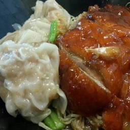 เกี๊ยวกุ้งเป็ดย่าง