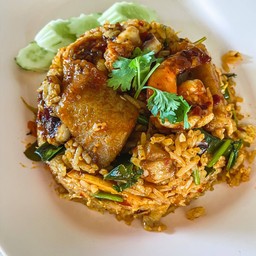 ข้าวผัดต้มยำทะเล