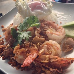 กุ้งกะเทียมราดข้าว