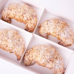 Almond Croissant Box Set