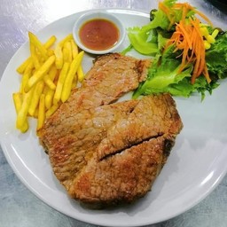 สเต็กเนื้อพริกไทยดำ