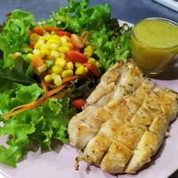 สลัดผักไฮโดรโปนิคส์+ไก่ใหญ่