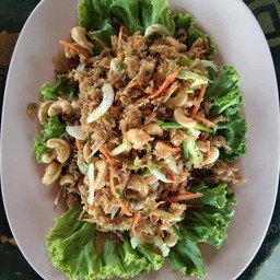 ยำหมูยิ้มกรุ้มกริ่ม งุ๋มงิ๋ม ปิ๊ดป้าด