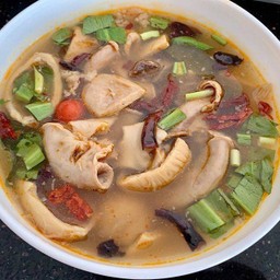 ต้มแซ่บเครื่องในเนื้อ