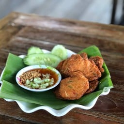 เรือมอญริมสวน