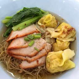 บะหมี่เกี๊ยวน้ำหมูแดง