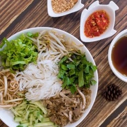 ขนมจีนทรงเครื่อง