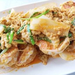 กุ้งผัดผงกะหรี่