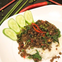 ข้าวแกงมนุษย์ไฟฟ้า ผัดไทย กะเพรา อาหารตามสั่ง (ฮาลาล)