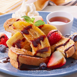 Berries banana toasties