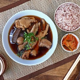 ก๋วยเตี๋ยวไก่ตุ๋น By chef ตุน