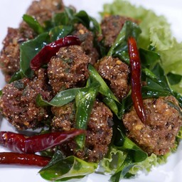 ลาบหมูทอด