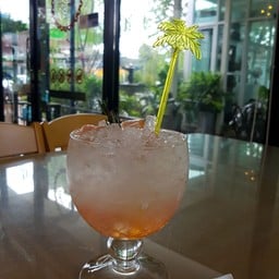 ลิ้นจี่กุหลาบโซดา