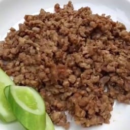 หมูสับคั่วน้ำมันหอย (กับข้าว)