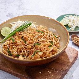 PAD THAI WITH CHICKEN