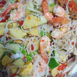 ตำกุ้งสุกขนมจีนหน่อไม้