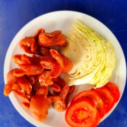 ใส้กรอกแดงแหลมทองทอด