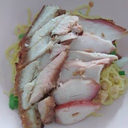 บะหมี่หมูแดง+หมูกรอบ