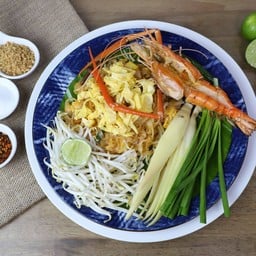 ผัดไทยกุ้งแม่น้ำ