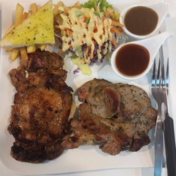 A หมูนุ่ม+ไก่สไปซี่