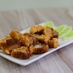 หมูกรอบ