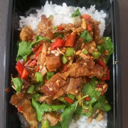 กระเพราะหมูกรอบ