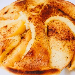 Apple Cinnamon Pancake 145.-