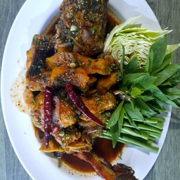 ลาบปลาช่อนทอด